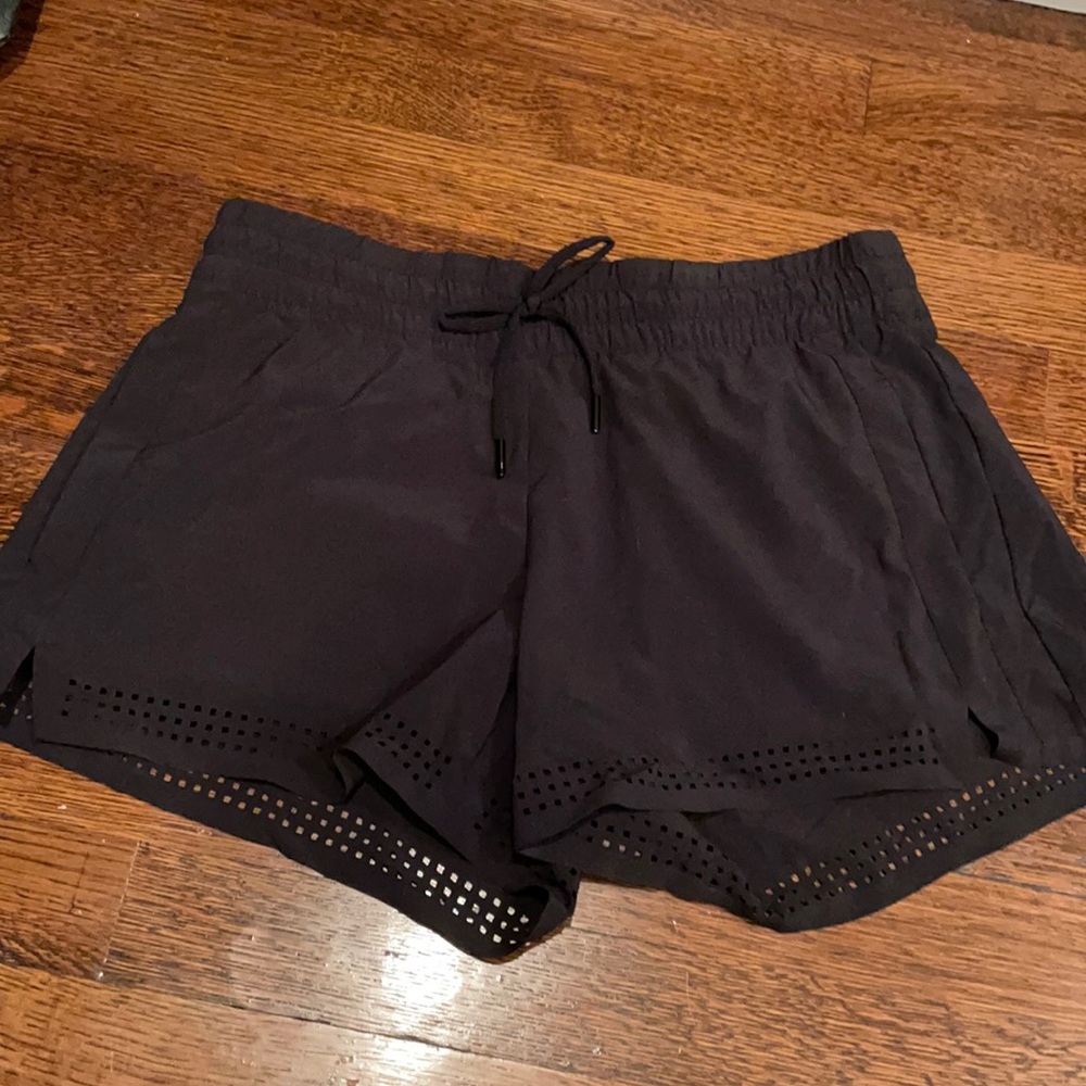 Athleta black tie waist short size 4